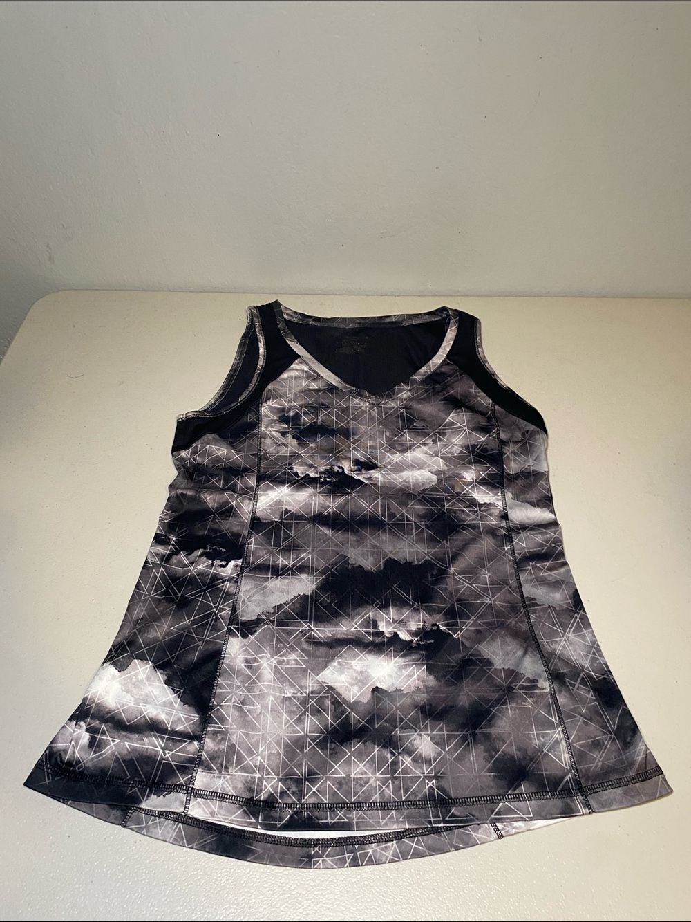 Women’s Black & Gray Patterned Athletic Tank Top - Performance Workout Tee